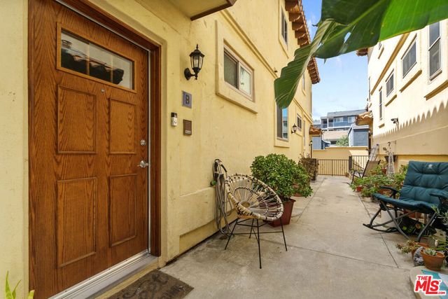 535 E Walnut Avenue B, El Segundo, CA 90245