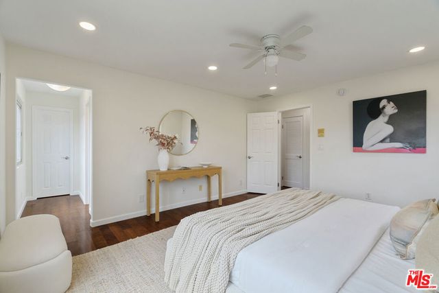 535 E Walnut Avenue B, El Segundo, CA 90245