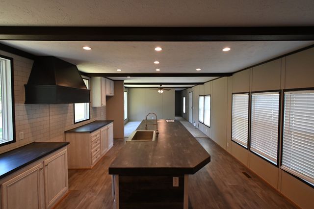 25 Marble Ln, Linden, TN 37096