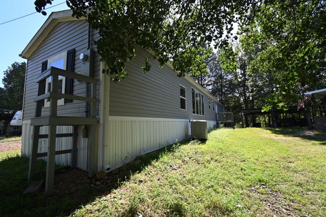 25 Marble Ln, Linden, TN 37096