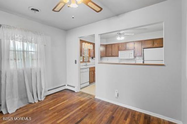 6 Stanford Drive, Toms River, NJ 08757