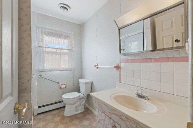 6 Stanford Drive, Toms River, NJ 08757