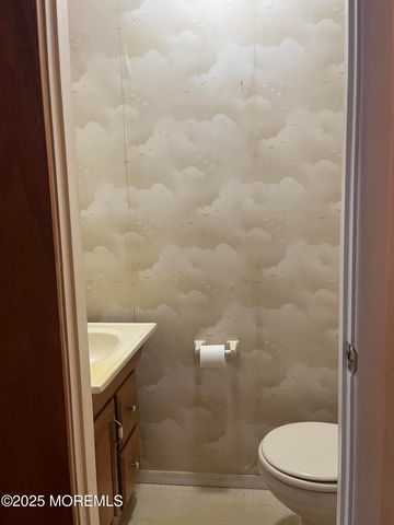 6 Stanford Drive, Toms River, NJ 08757