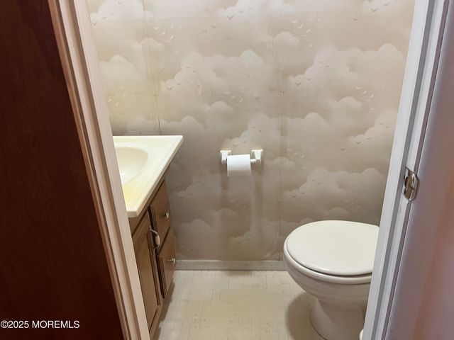 6 Stanford Drive, Toms River, NJ 08757