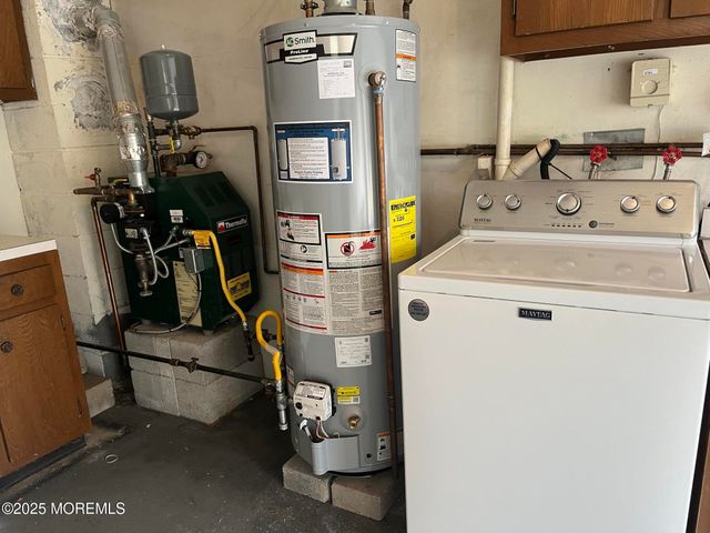 6 Stanford Drive, Toms River, NJ 08757