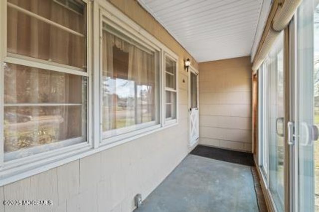 6 Stanford Drive, Toms River, NJ 08757