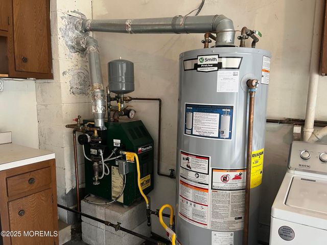 6 Stanford Drive, Toms River, NJ 08757