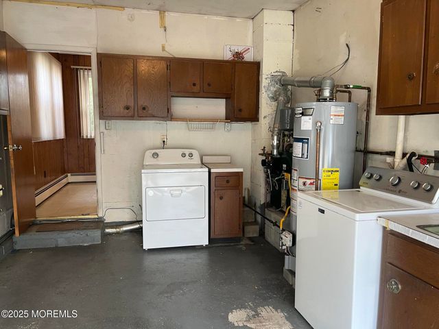 6 Stanford Drive, Toms River, NJ 08757