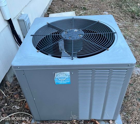 6 Stanford Drive, Toms River, NJ 08757