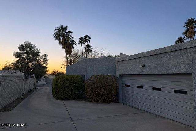 3784 N Fox Avenue, Tucson, AZ 85716