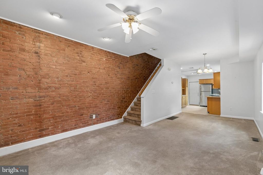 917 JACKSON ST, NORRISTOWN, PA 19401 — photo 2