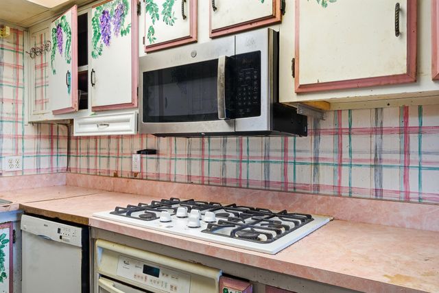 984 S Wisconsin Street, Porterville, CA 93257