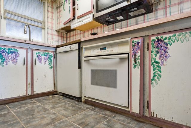 984 S Wisconsin Street, Porterville, CA 93257