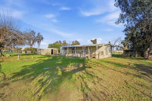 984 S Wisconsin Street, Porterville, CA 93257