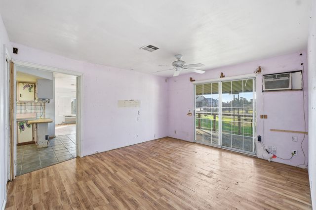 984 S Wisconsin Street, Porterville, CA 93257