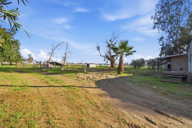 984 S Wisconsin Street, Porterville, CA 93257