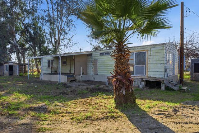 984 S Wisconsin Street, Porterville, CA 93257