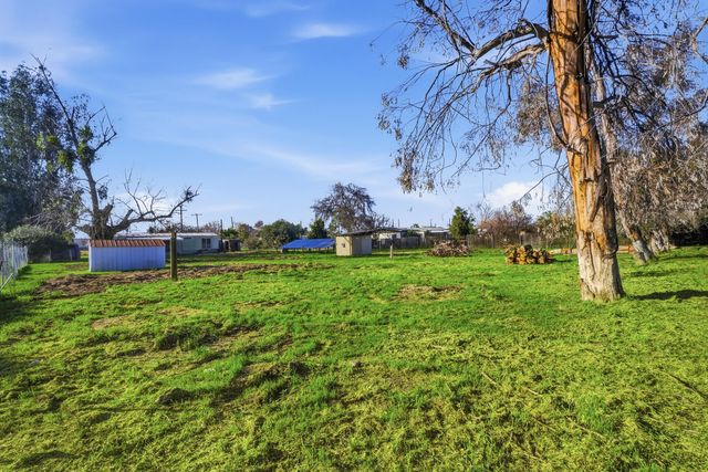 984 S Wisconsin Street, Porterville, CA 93257