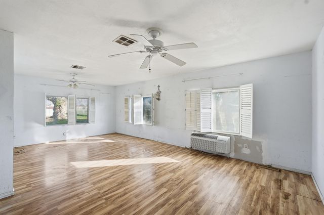 984 S Wisconsin Street, Porterville, CA 93257