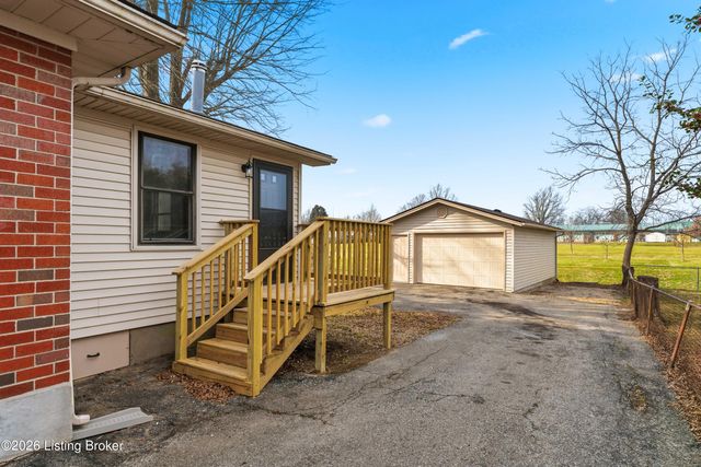 11408 Flowervale Ln, Louisville, KY 40272