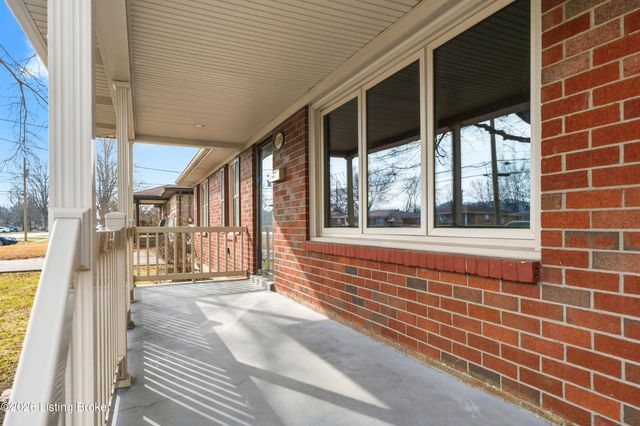 11408 Flowervale Ln, Louisville, KY 40272