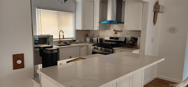 150 E Walnut Street, Long Beach, NY 11561