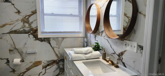 150 E Walnut Street, Long Beach, NY 11561