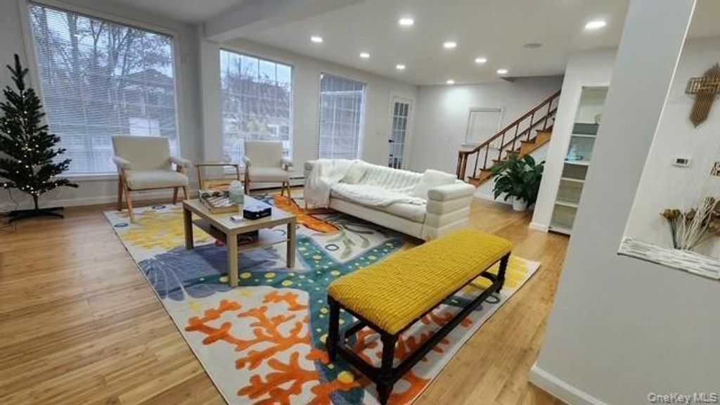 150 E Walnut Street, Long Beach, NY 11561