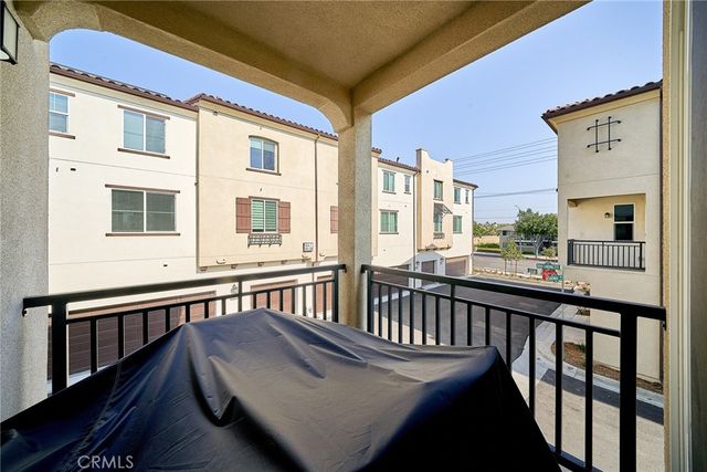 163 Dove Landing, Covina, CA 91722