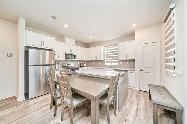 163 Dove Landing, Covina, CA 91722