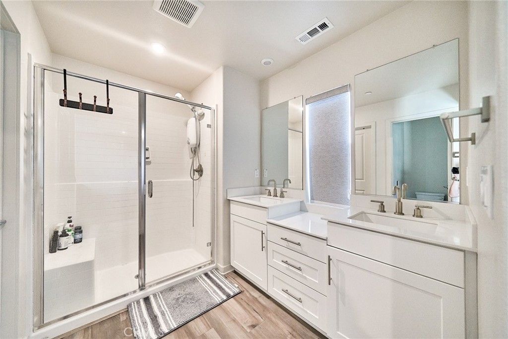 Image 12 of property listing at 163 Dove Landing, Covina, CA 91722