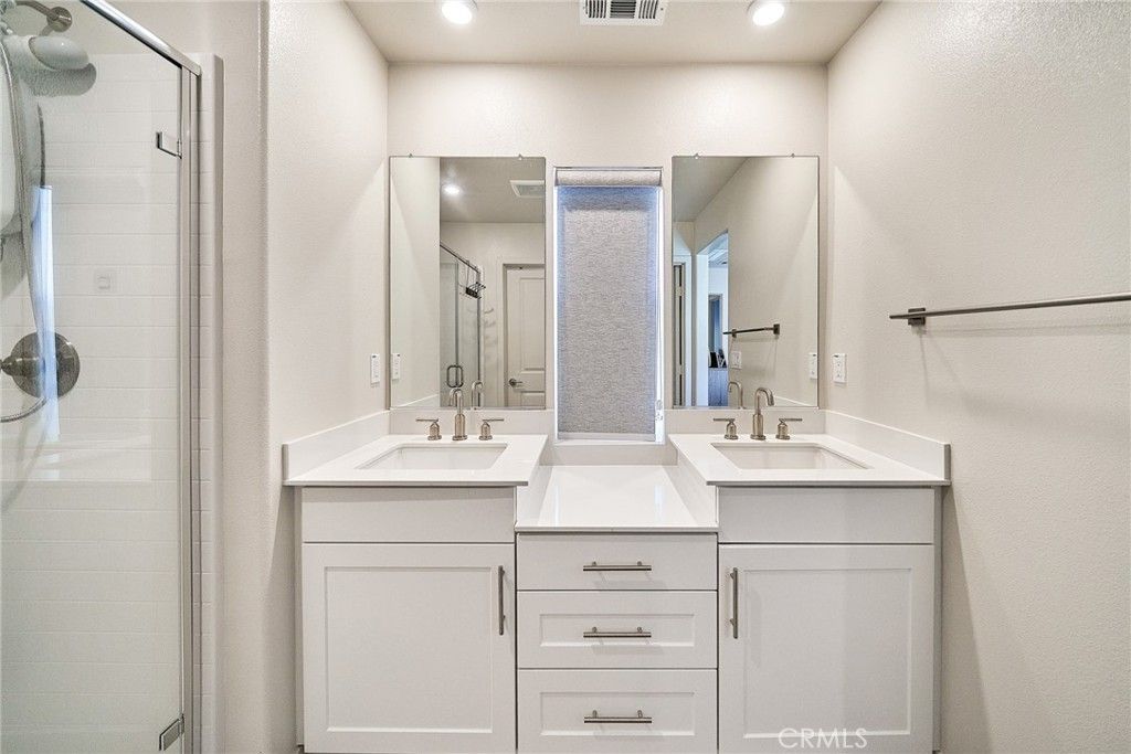 Image 18 of property listing at 163 Dove Landing, Covina, CA 91722