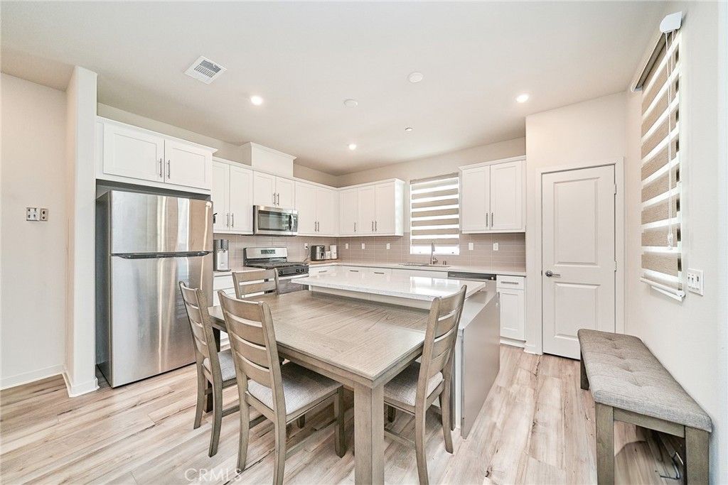 Image 4 of property listing at 163 Dove Landing, Covina, CA 91722