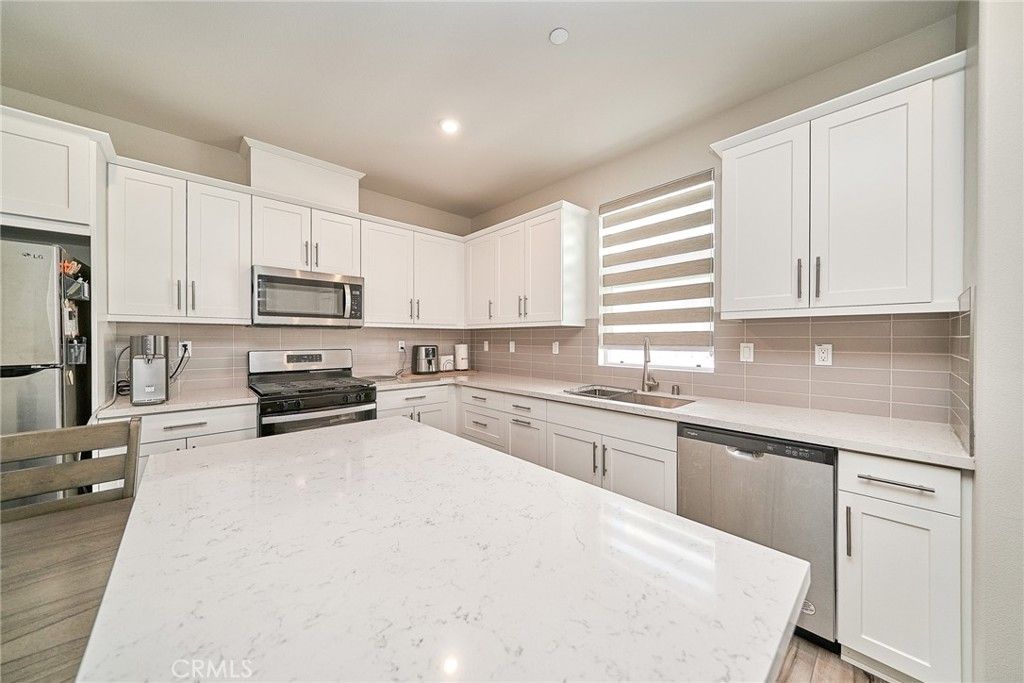 Image 7 of property listing at 163 Dove Landing, Covina, CA 91722