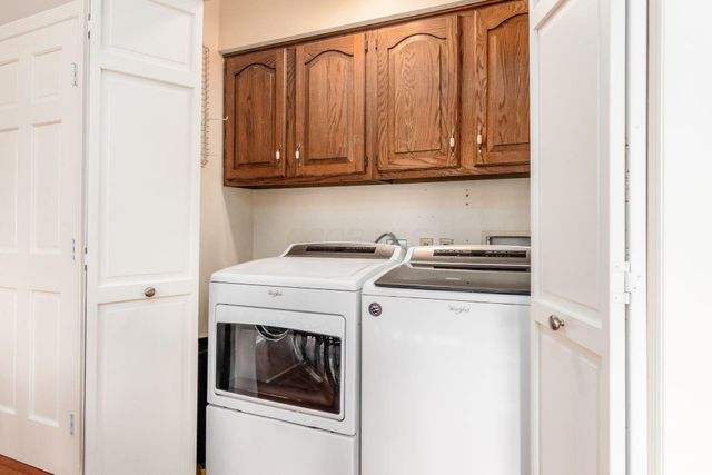 8900 Locherbie Court, Dublin, OH 43017
