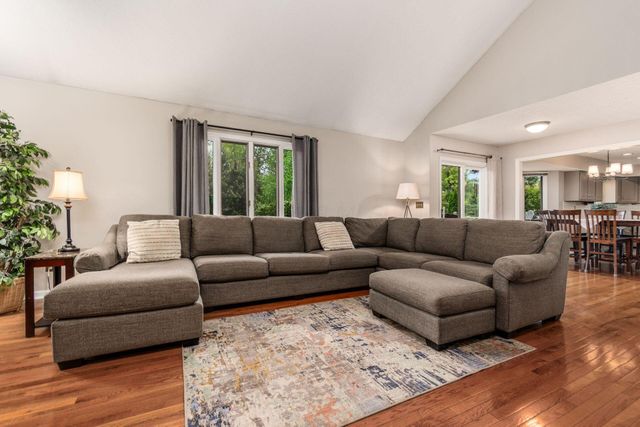 8900 Locherbie Court, Dublin, OH 43017