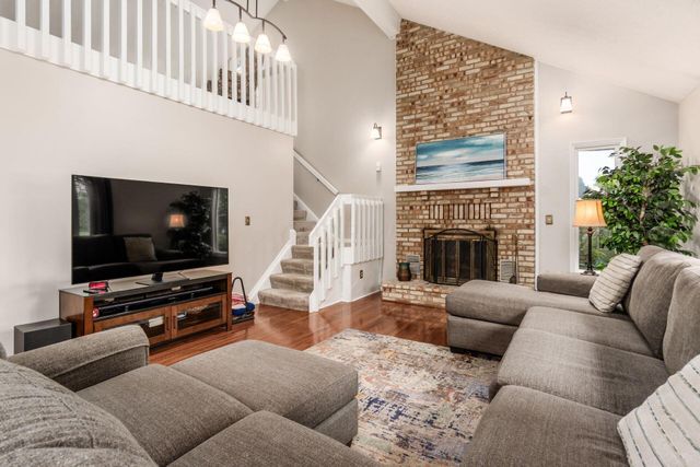 8900 Locherbie Court, Dublin, OH 43017