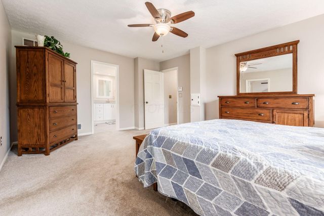 8900 Locherbie Court, Dublin, OH 43017