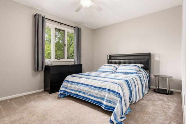 8900 Locherbie Court, Dublin, OH 43017