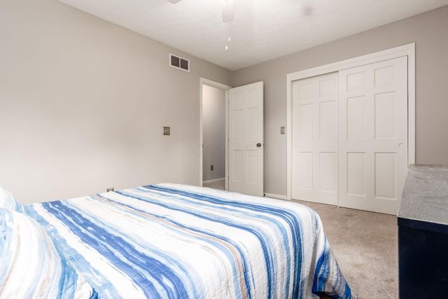 8900 Locherbie Court, Dublin, OH 43017