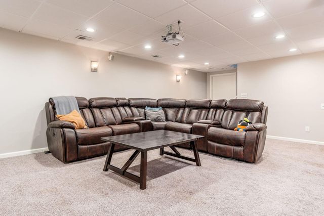 8900 Locherbie Court, Dublin, OH 43017