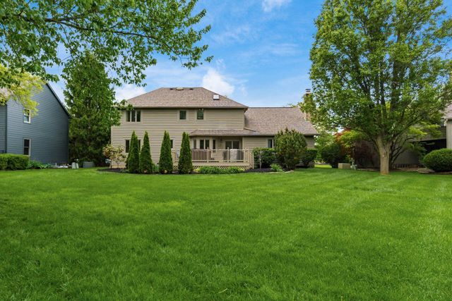 8900 Locherbie Court, Dublin, OH 43017