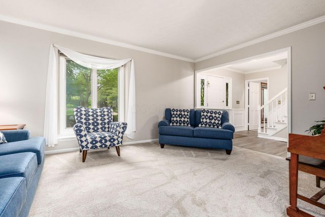 8900 Locherbie Court, Dublin, OH 43017