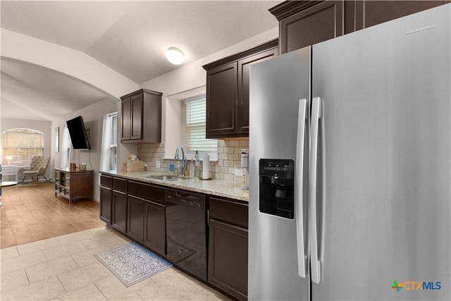 8064 Bassano Drive, Round Rock, TX 78665