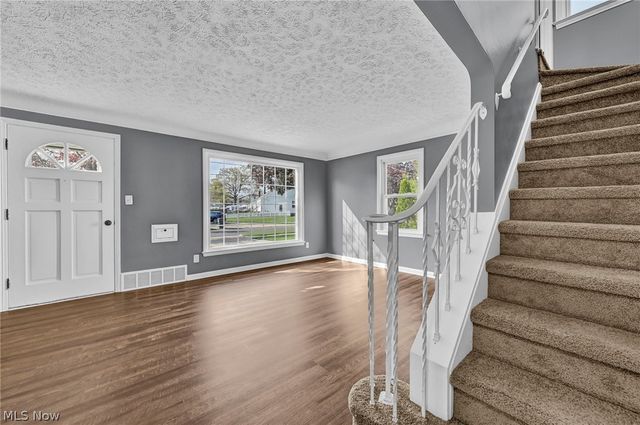 612 North Street, Brooklyn Heights, OH 44131