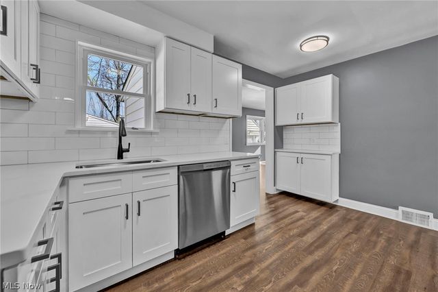 612 North Street, Brooklyn Heights, OH 44131