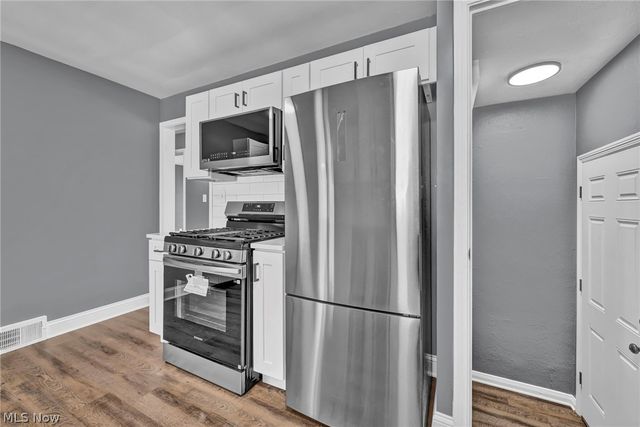 612 North Street, Brooklyn Heights, OH 44131