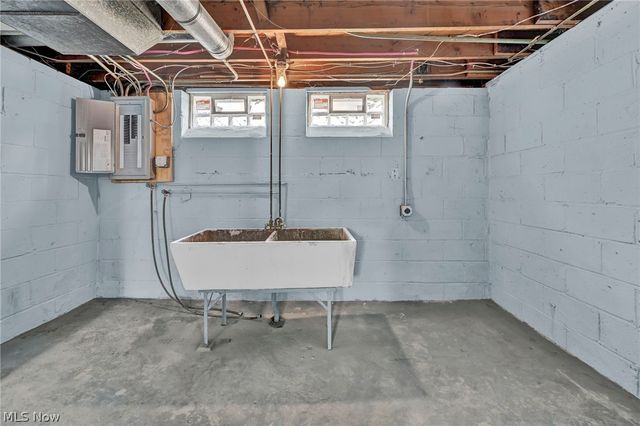 612 North Street, Brooklyn Heights, OH 44131