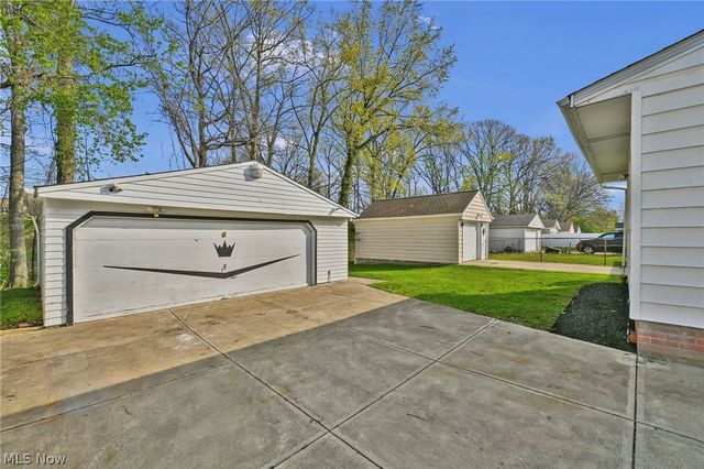 612 North Street, Brooklyn Heights, OH 44131