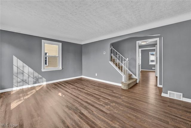 612 North Street, Brooklyn Heights, OH 44131